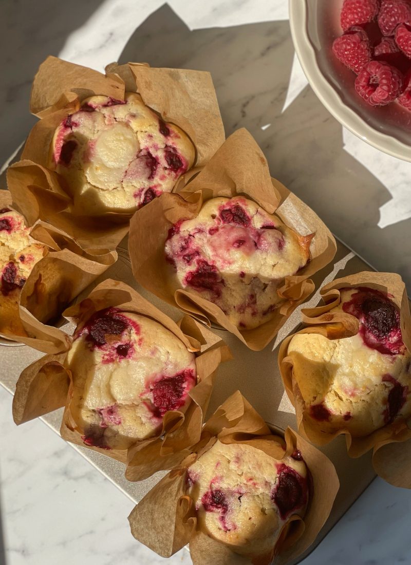 Cream cheese-filled Raspberry Muffins